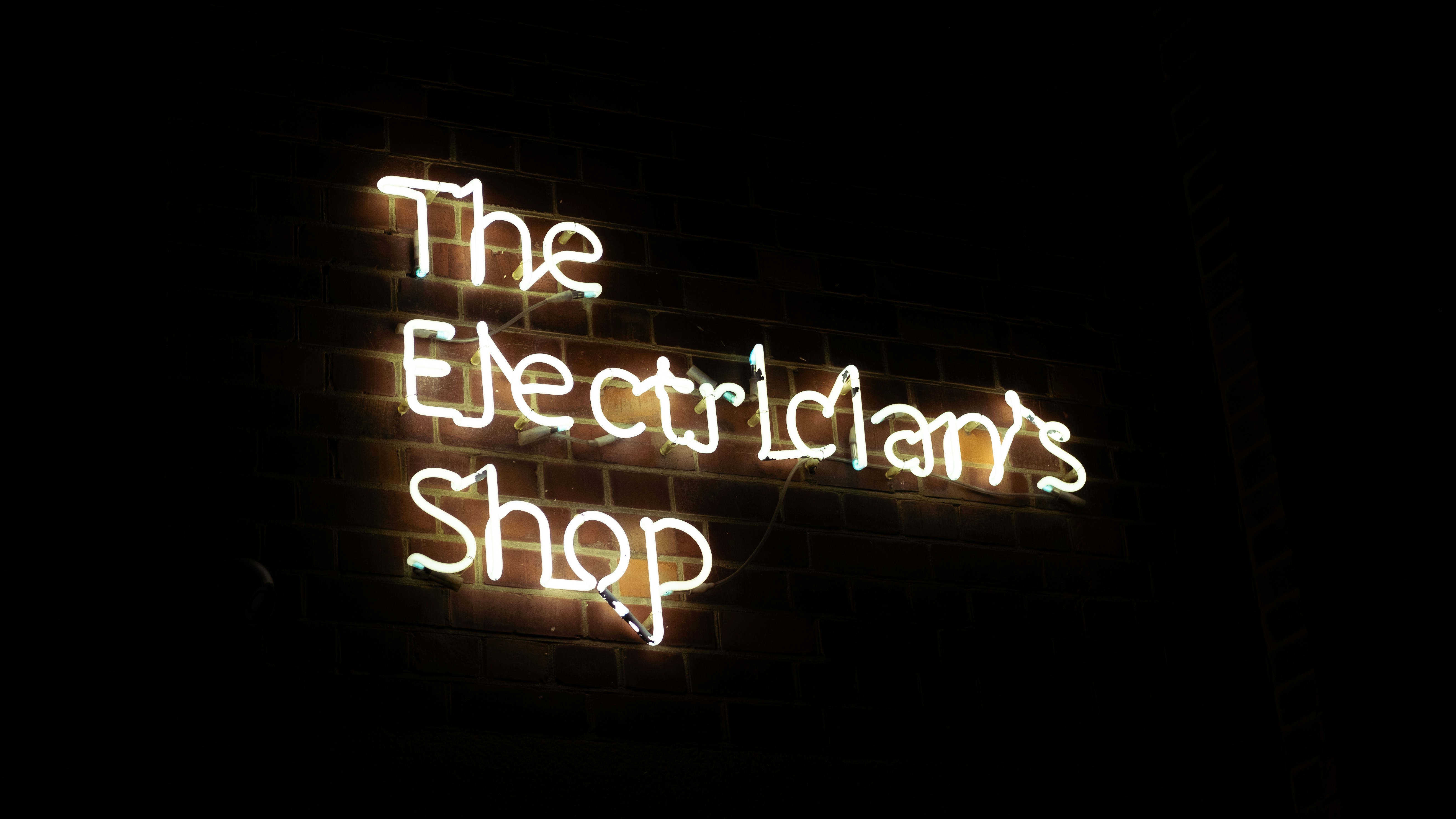 NEON SIGN
THE ELECTRICIAN'S SHOP